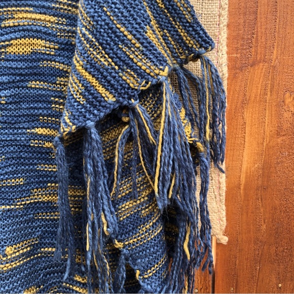 LuLaRoe Knit Mimi Shawl Blue & Green - Open Size - Picture 4 of 7